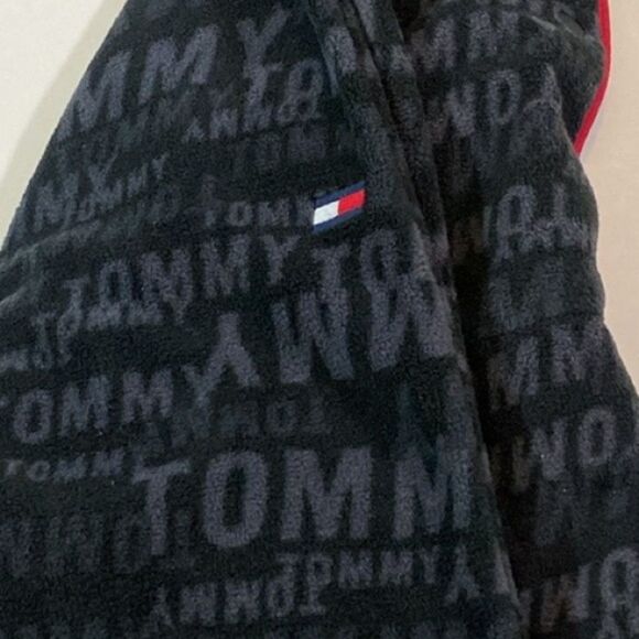 Tommy Hilfiger Sport Black and Red Logo Fleece Unisex - Picture 16 of 16